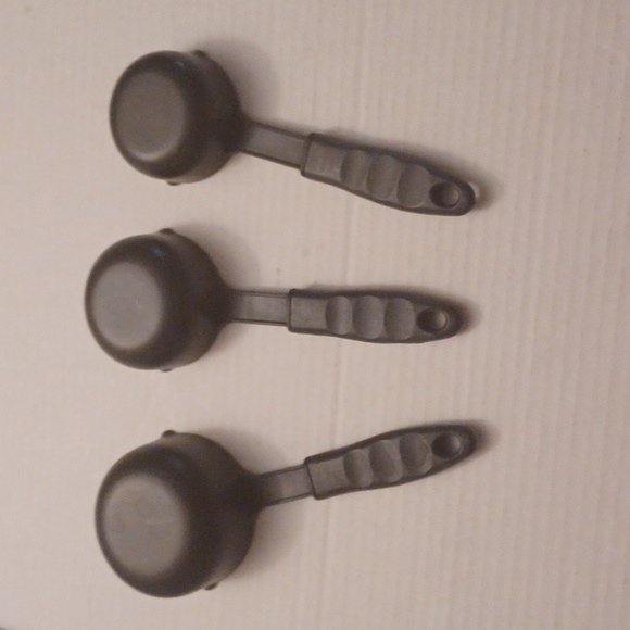 4/$30 Black Measuring Cups With Handles - Set of 3 - Picture 2 of 9